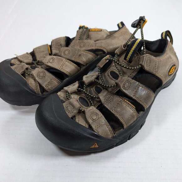 Keen Newport Bison Brown Water Shoes size 8.5 Mens